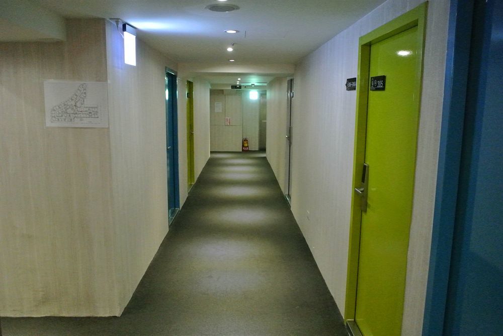 Lumos Inn Taipei Bagian luar foto